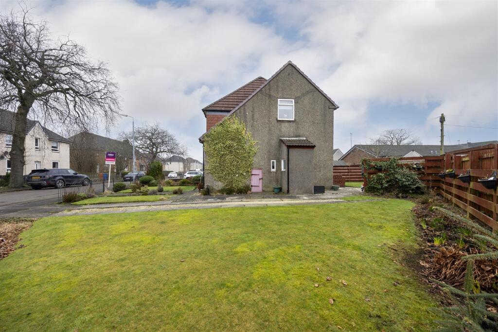 35_PARKBURN_AVE_LENZIE_002.JPG