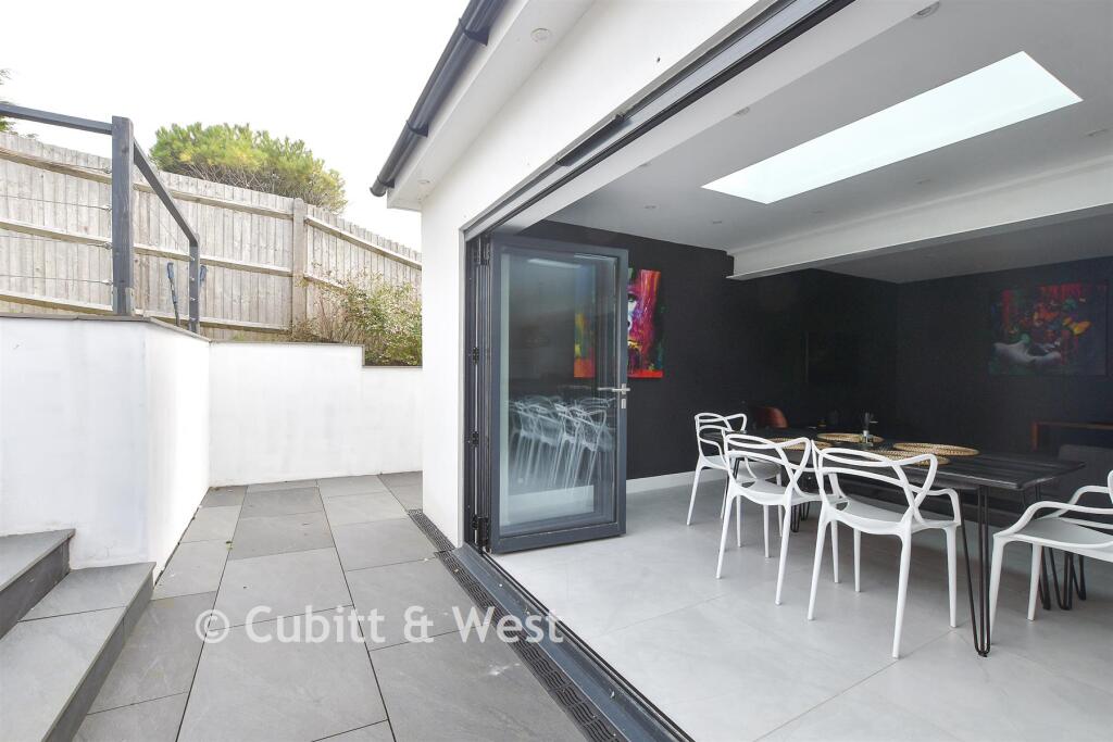 External Lifestyle Photograph