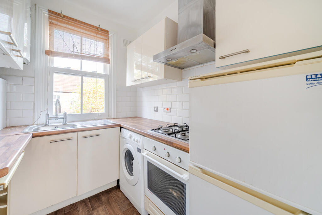 1375747-10-6908b2...