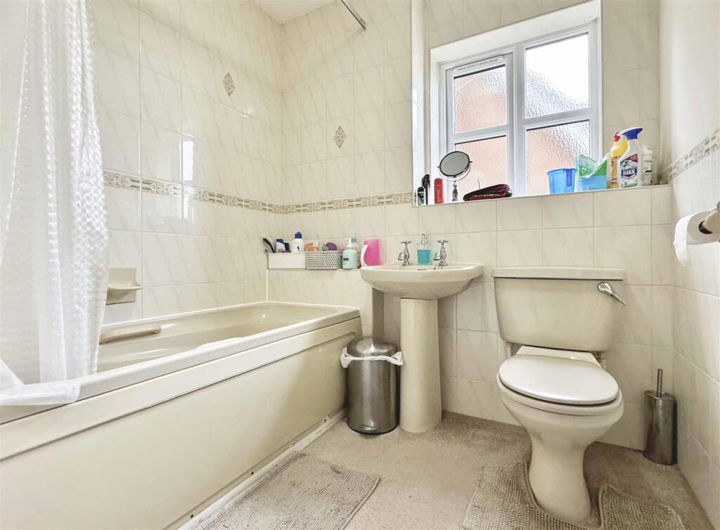 Bathroom.jpg