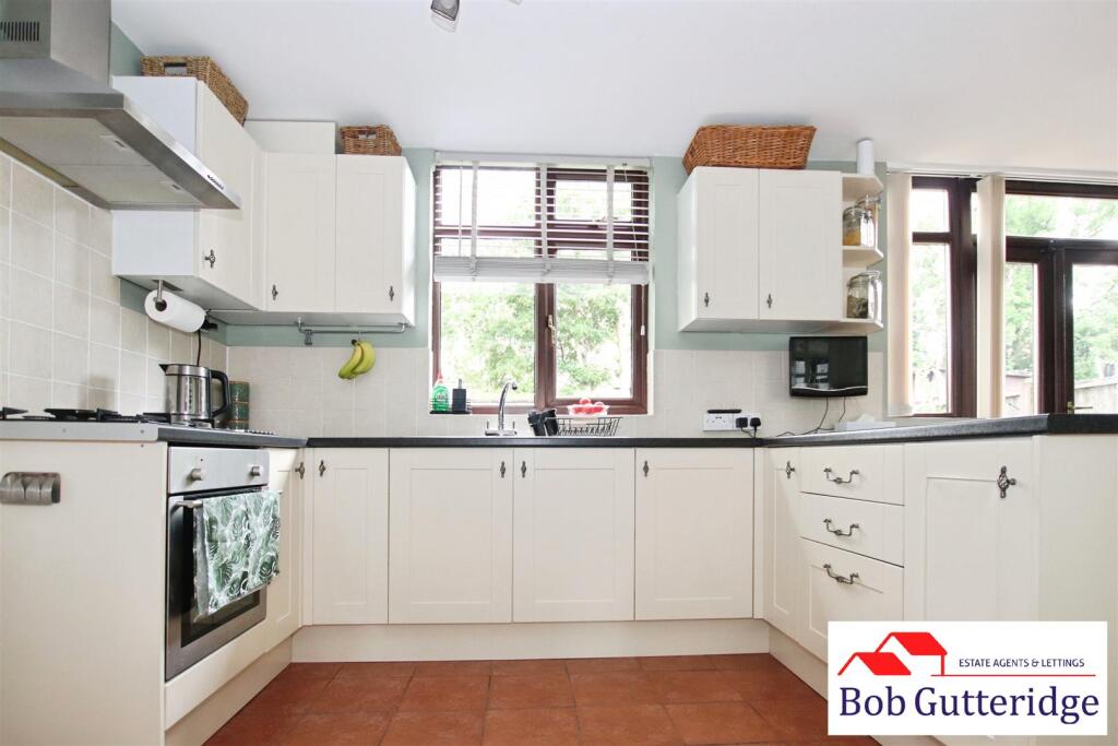 OPEN PLAN FITTED KITCHEN / DINING ROOM