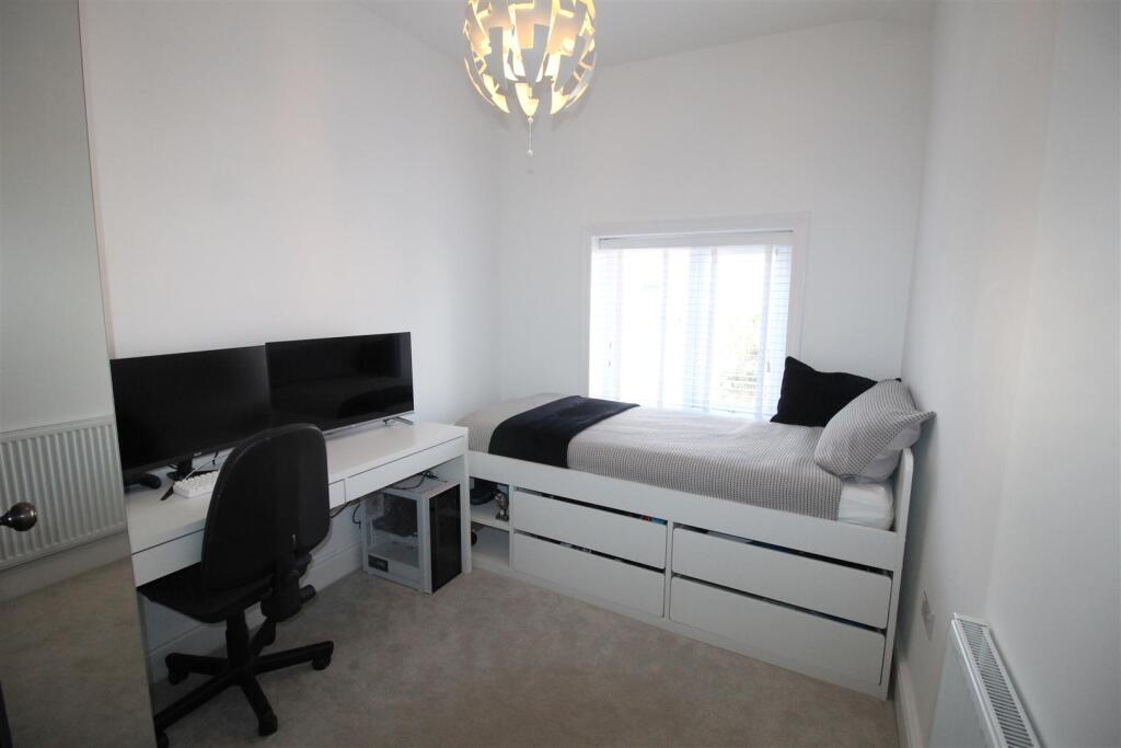 Park Rd, 50A, bed 4.JPG