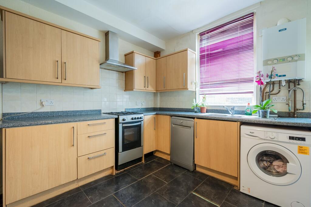 KITCHEN/DINER AND LOUNGE