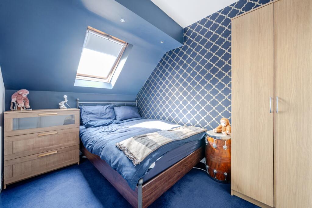 R - Bedroom