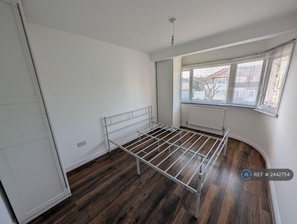 Double Bedroom 1 (2st Floor)