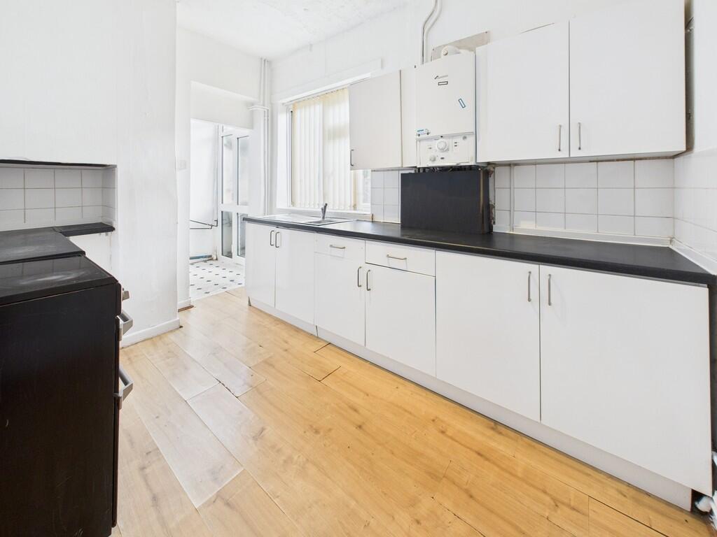 CAM03974G0-PR0204...