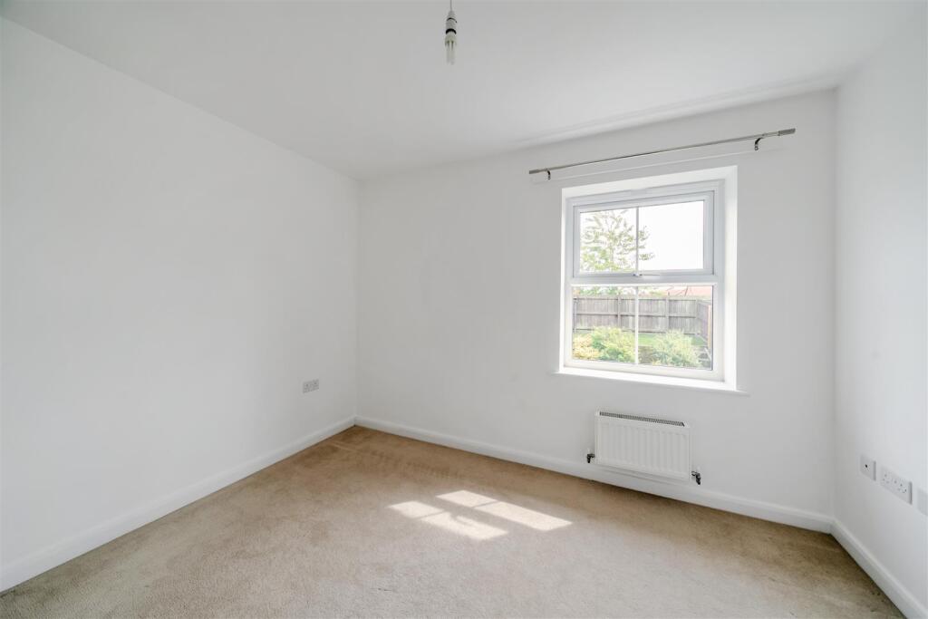 10 Isaac Close, Ashby