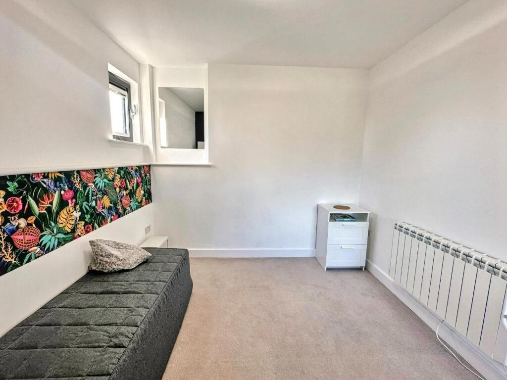 WhatsApp Image 20250925 at 172035_f81094d0.jpg