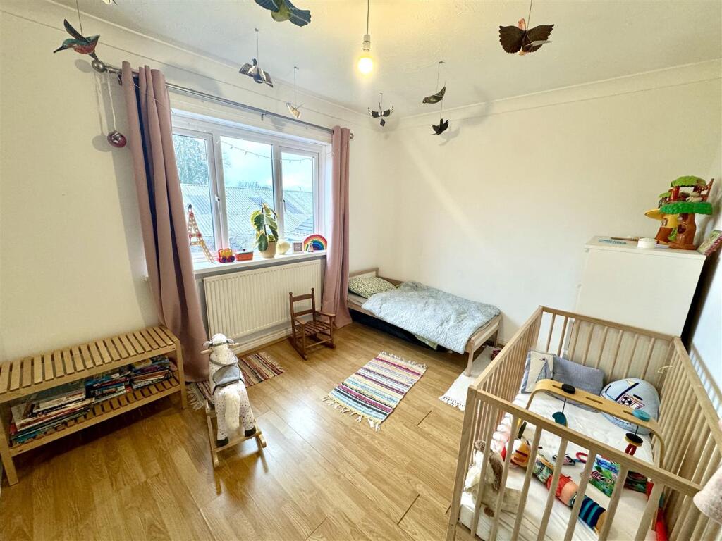 BEDROOM 2
