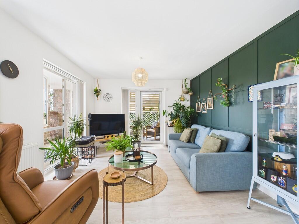 CAM02089G0-PR0518...