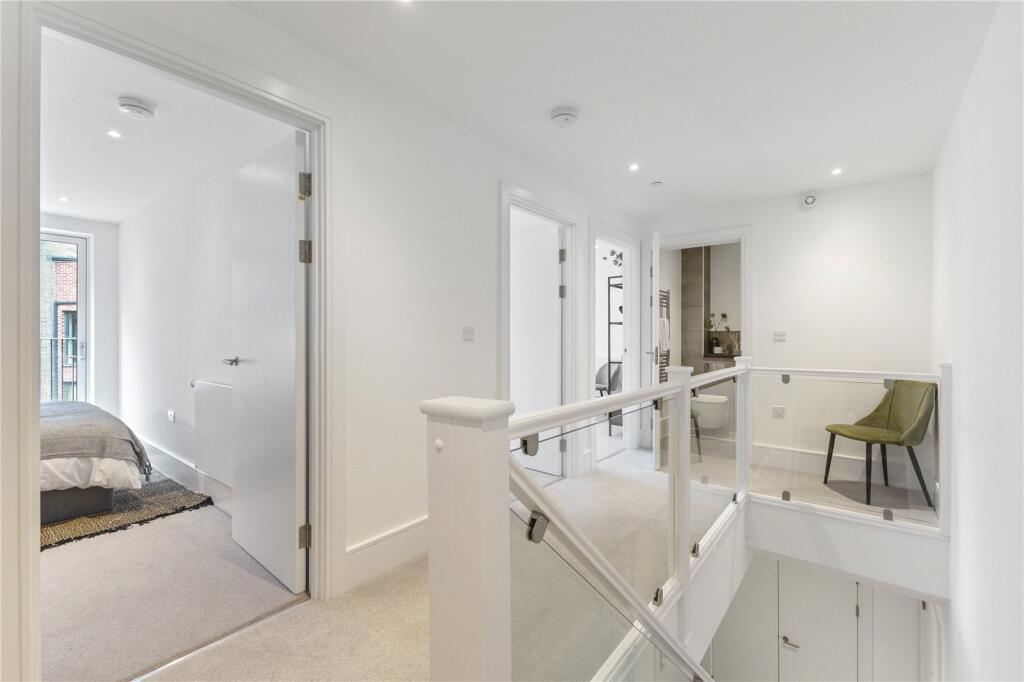 Show Apartment