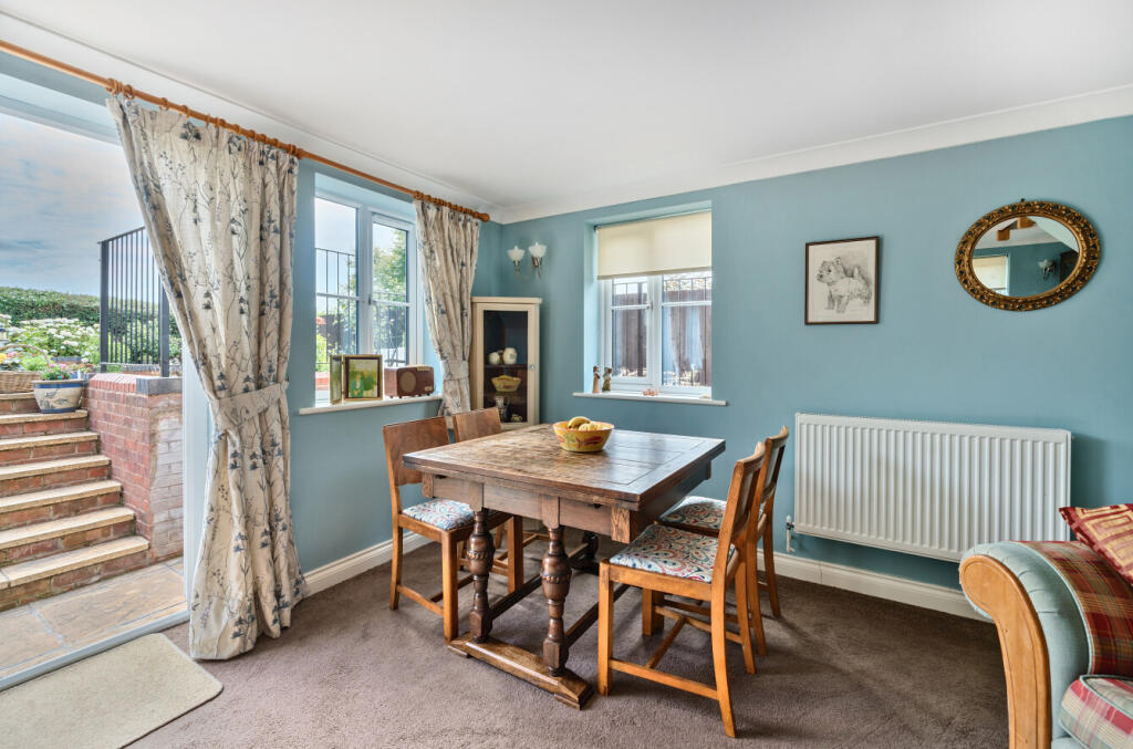 1318091-17-686402...