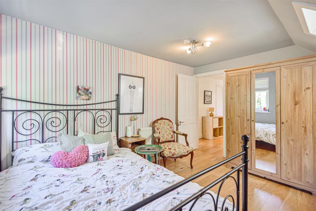 Bedroom 2 (2).jpg