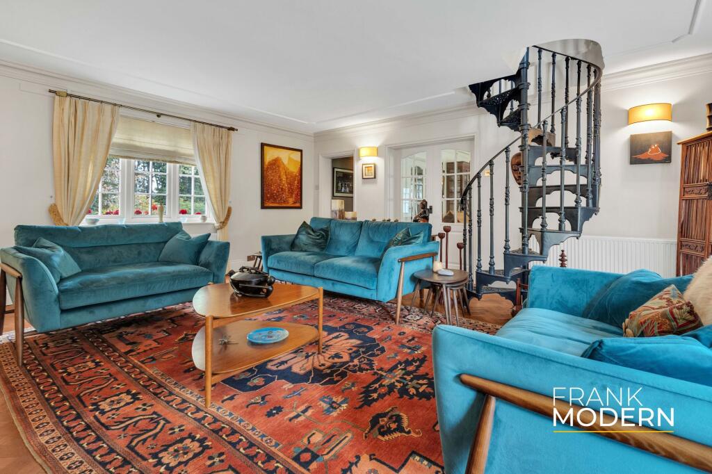 Formal Lounge
