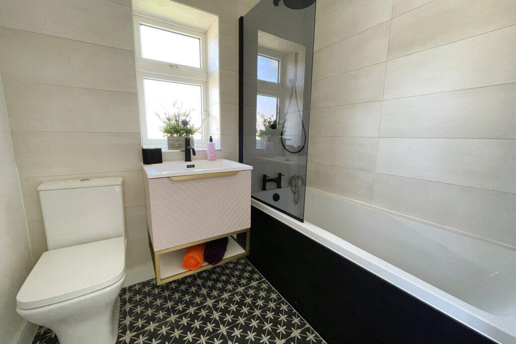 Wright Street - Bathroom