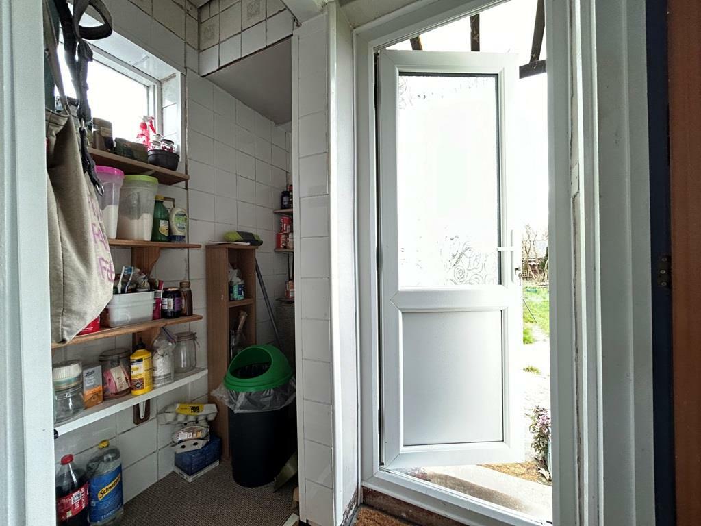 REAR LOBBY