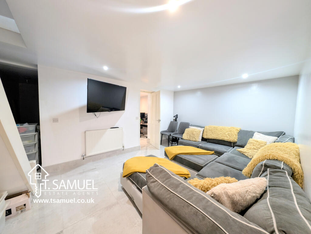 Basement Lounge