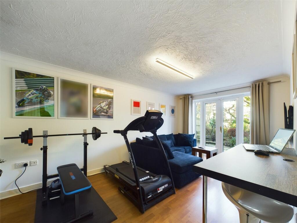 Living Room/Bedroom5