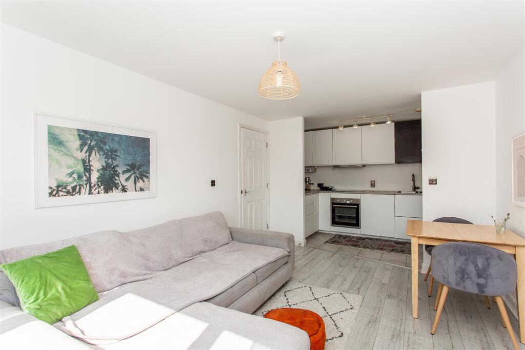 Open Plan Kitchen/Reception