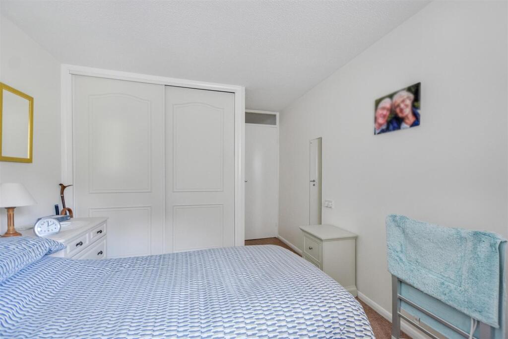 Bedroom 1_2.jpeg