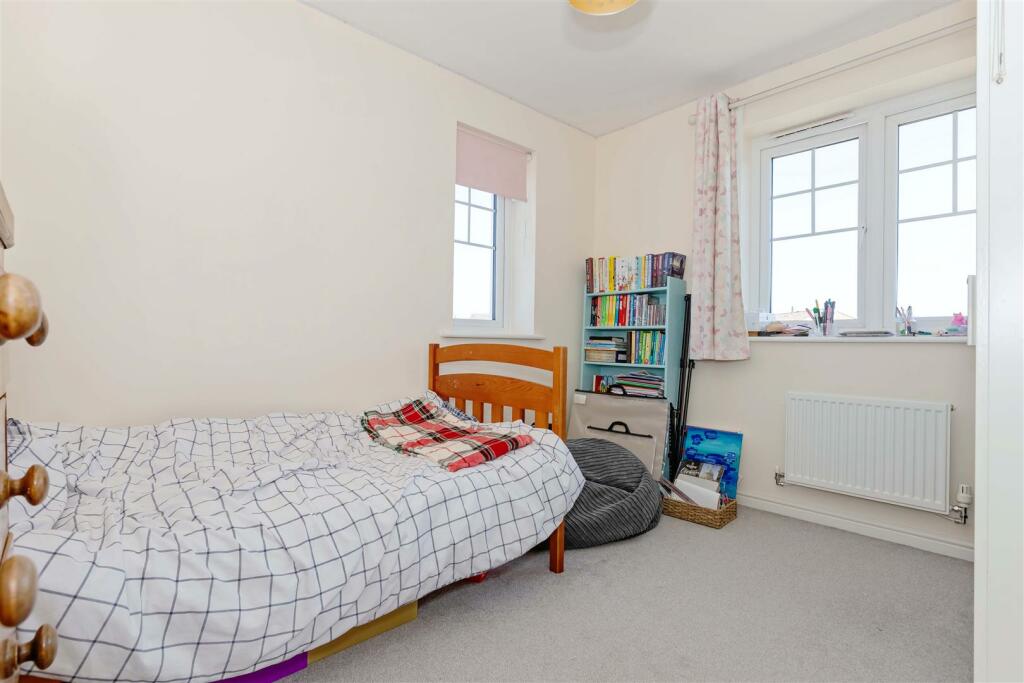 3 Violet Close.JPG
