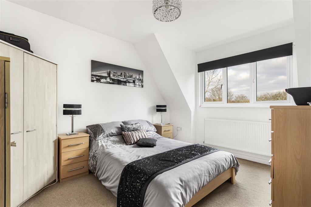 Wrens Avenue Bedroom2.jpg