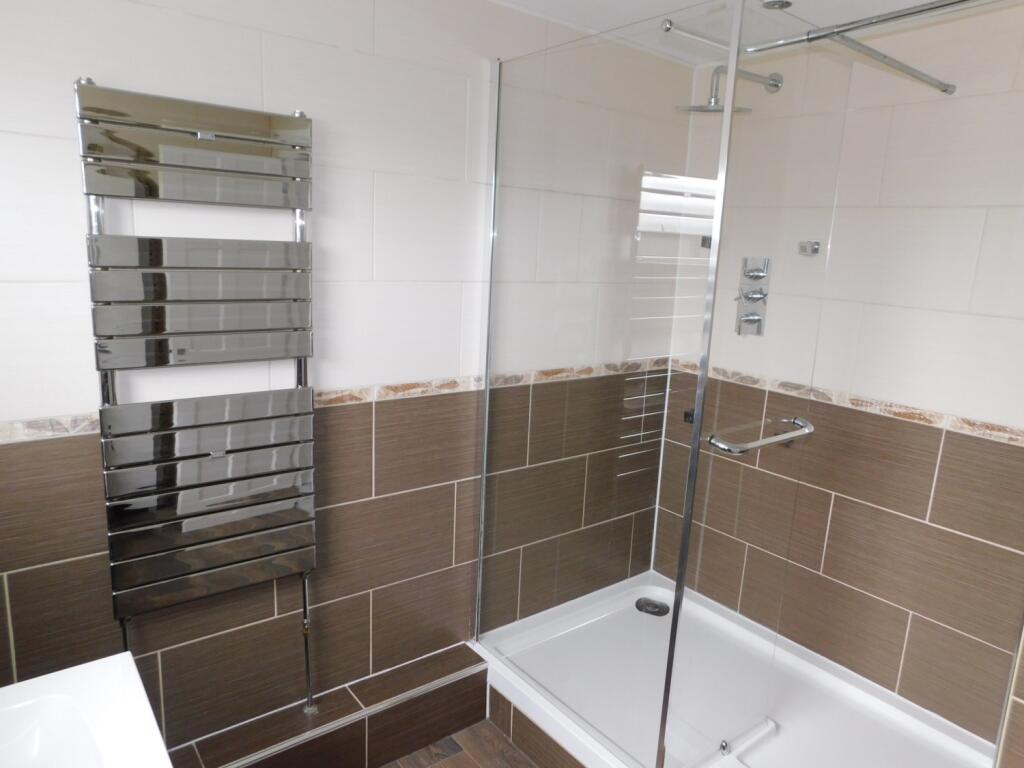 EN SUITE