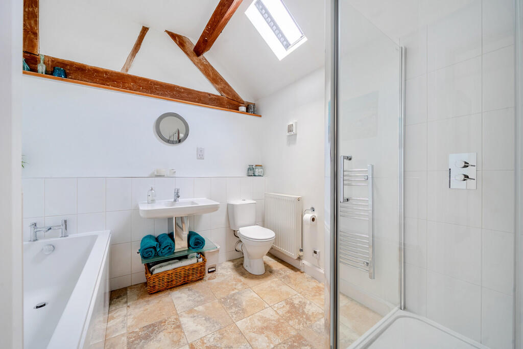 1373289-1-68ff539...