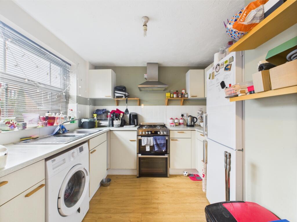 CAM03151G0-PR0044-STILL007