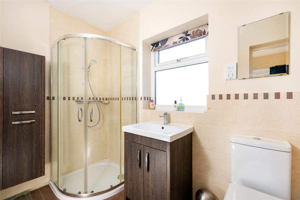 Gr Fl Shower Room