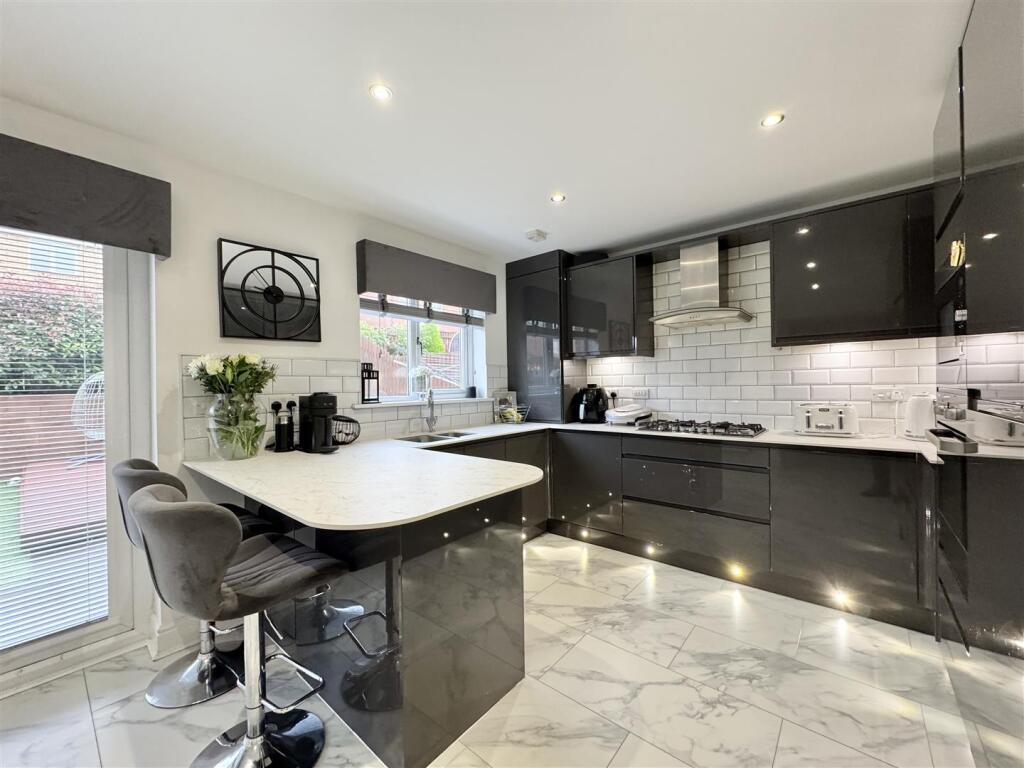 Kitchen/Dining