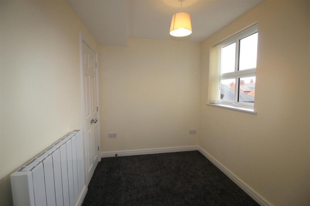 Back St Annes Road West, 42 Flat 4 Bedroom 2.JPG