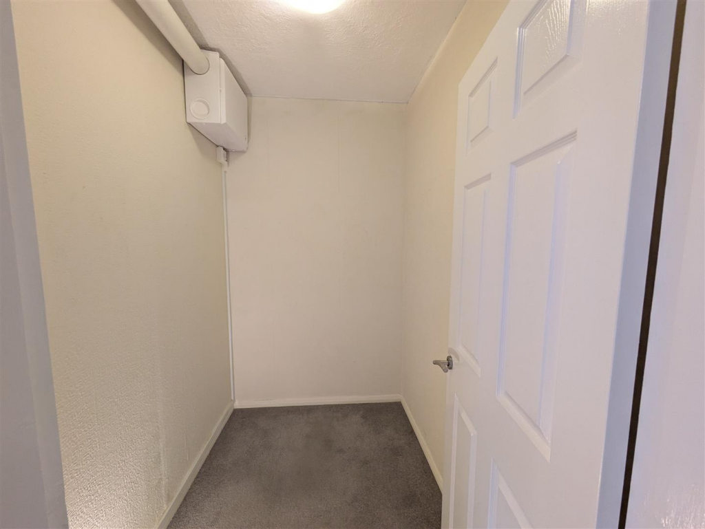 6 Study room