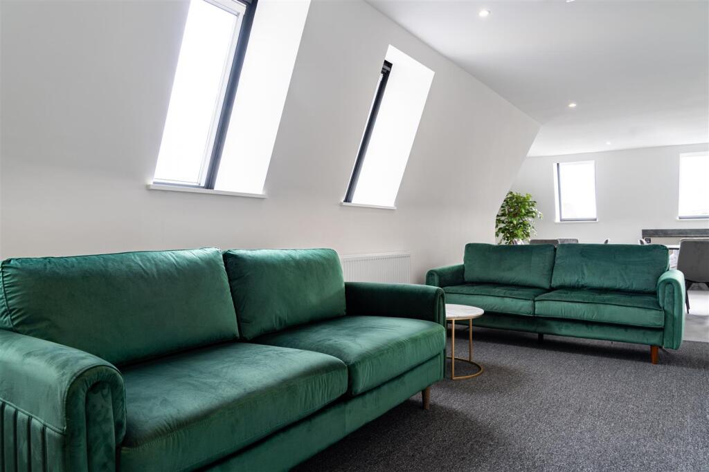 Communal sitting room.jpg