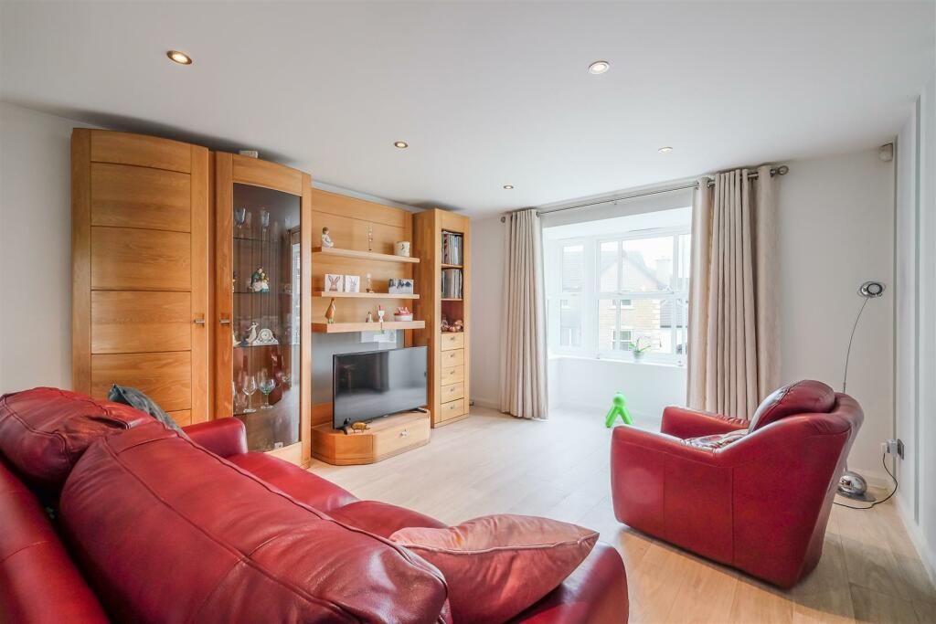 Kitchen/ Dining room