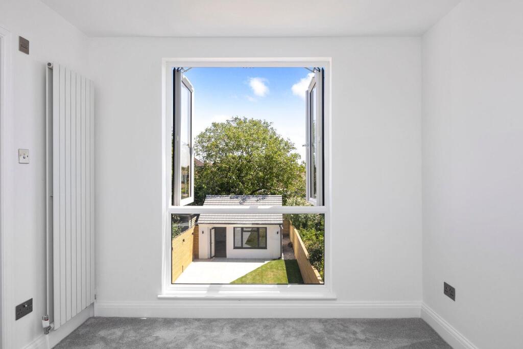 Applesham Avenue 51 PICTURE WINDOW.jpeg