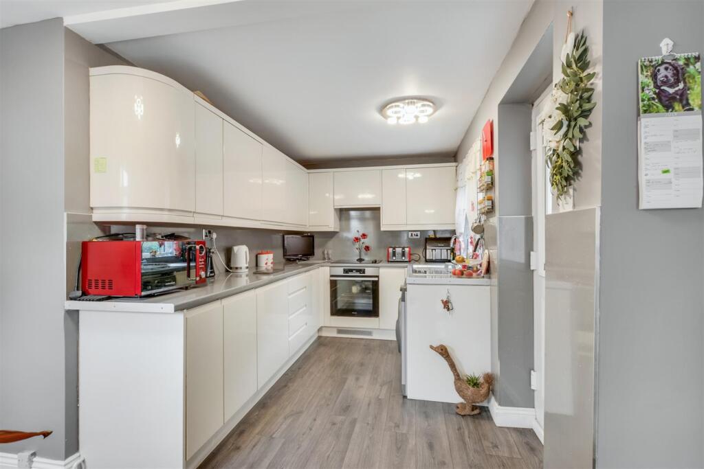 Kitchen_1.jpeg