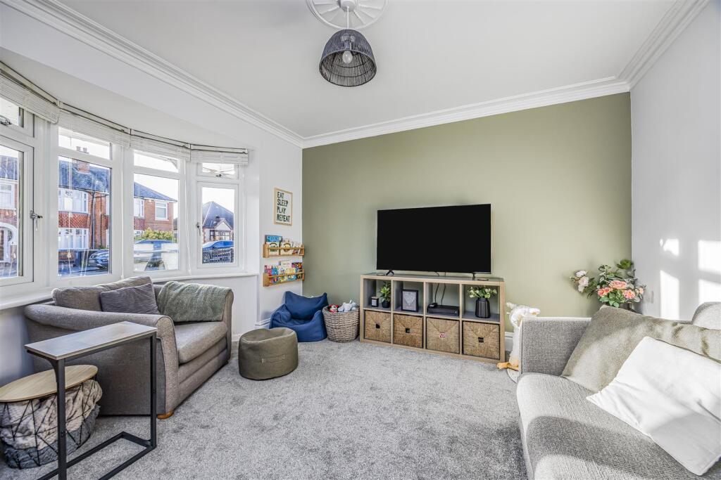 28 Silvester Road, Cowplain-PorticoMarketing-SoldB