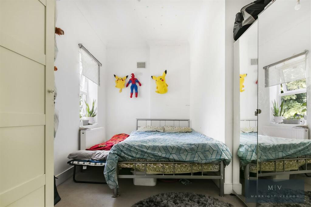 Birdhurst Rise Marriott-4.jpg