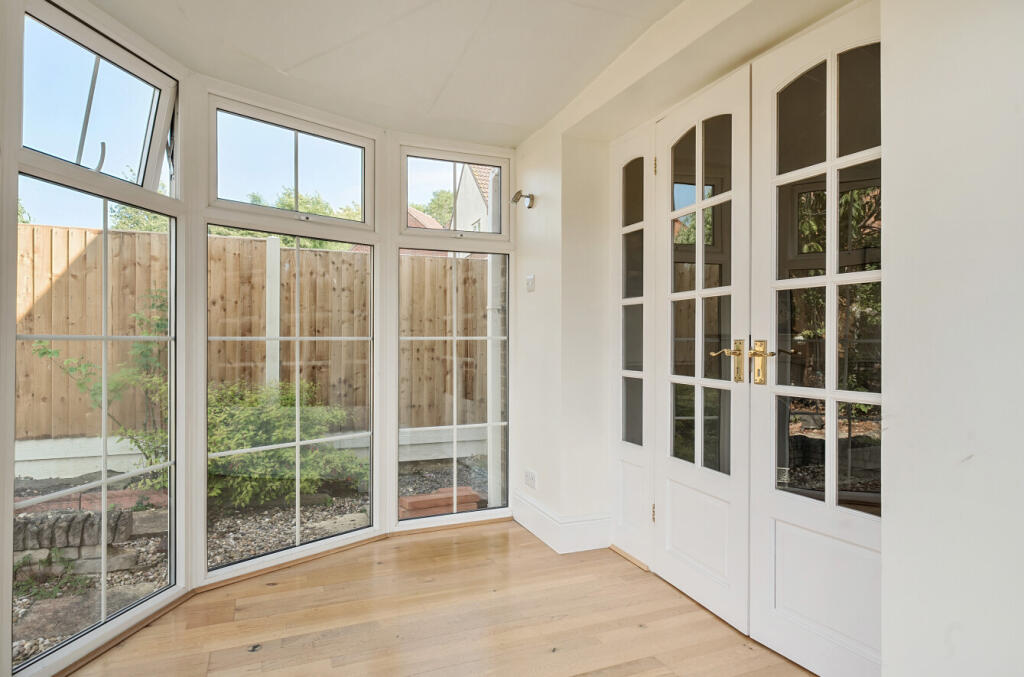 1310895-7-68518be...