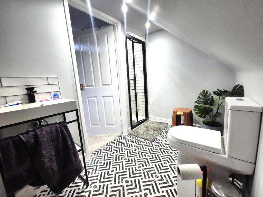 Ensuite (Bedroom 1)
