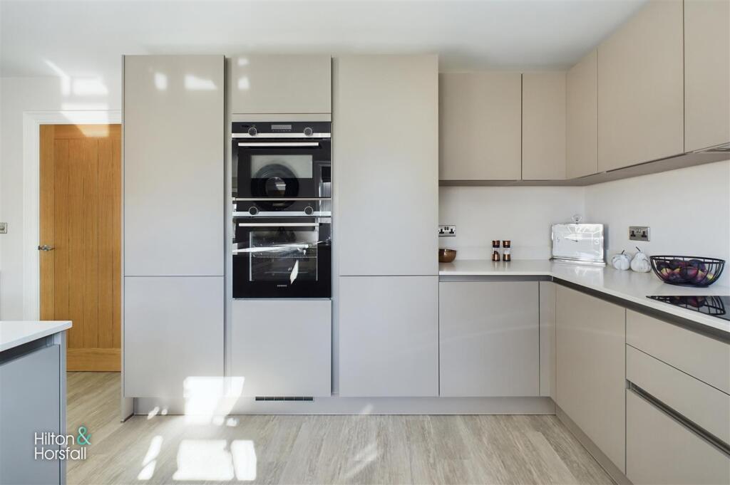 Internal Photo (Plot 8)