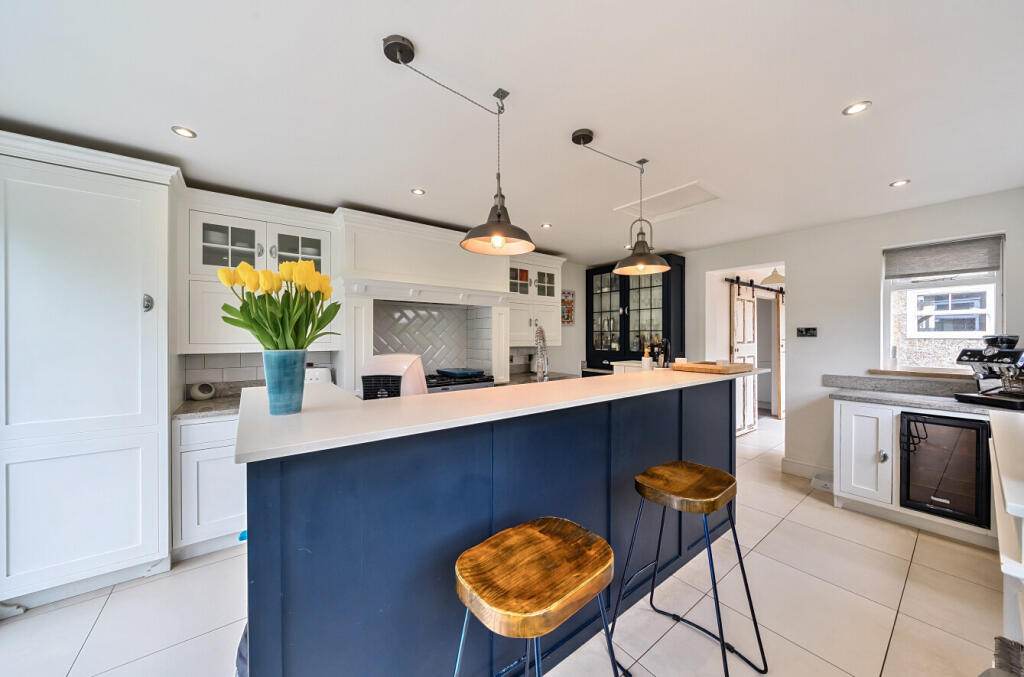 1294097-9-682f32f...