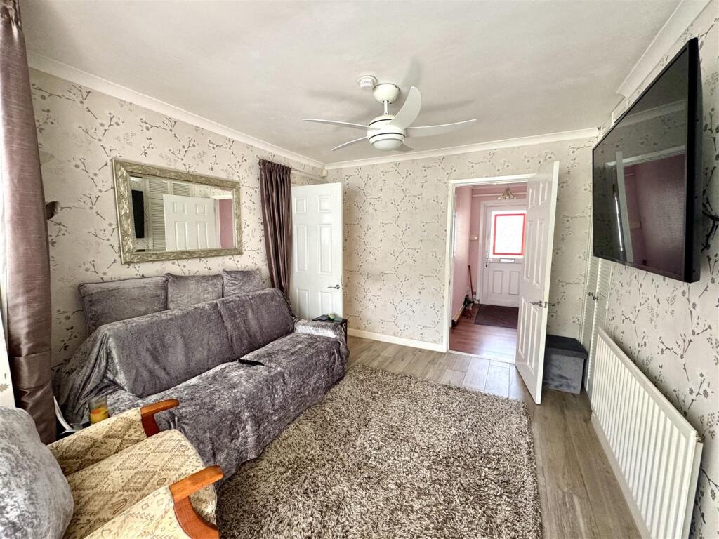 SITTING ROOM