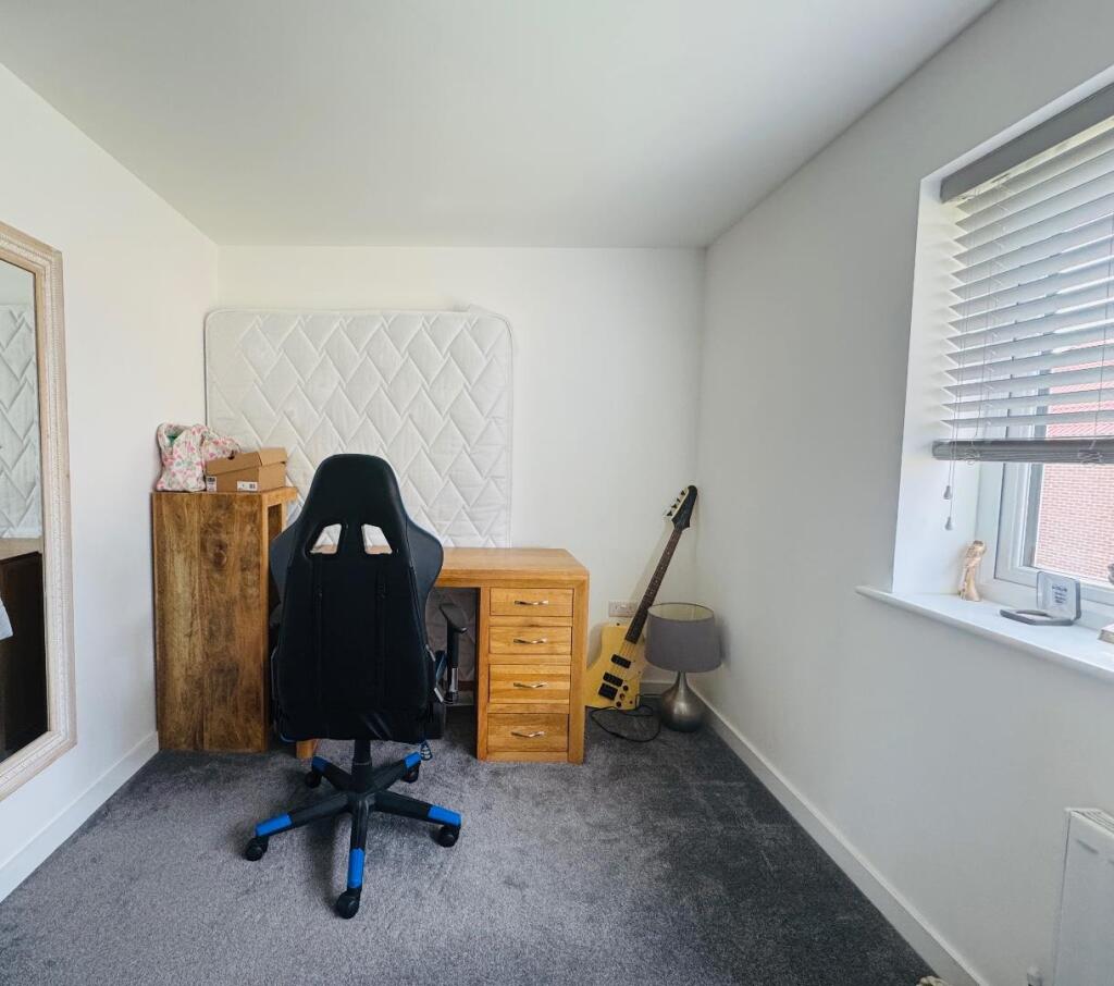 Bedroom 2 (Rear)