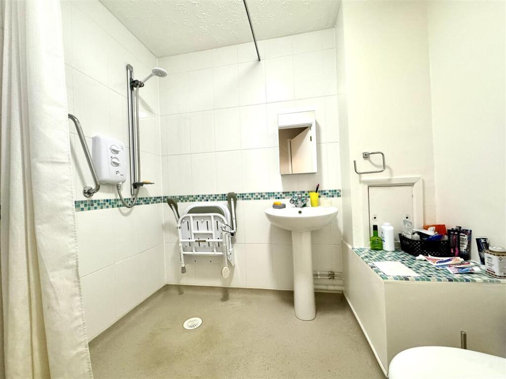 WET ROOM: