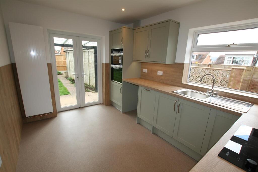 ellsdon,25kitchen2.JPG