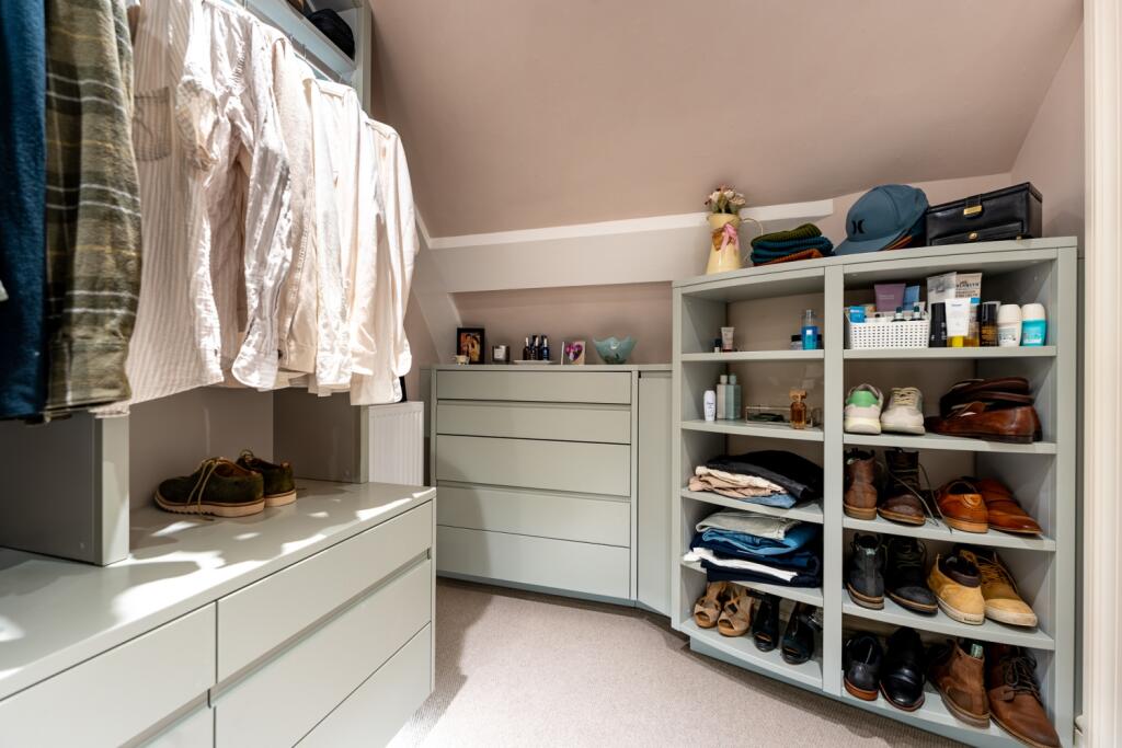 Walk-in wardrobe
