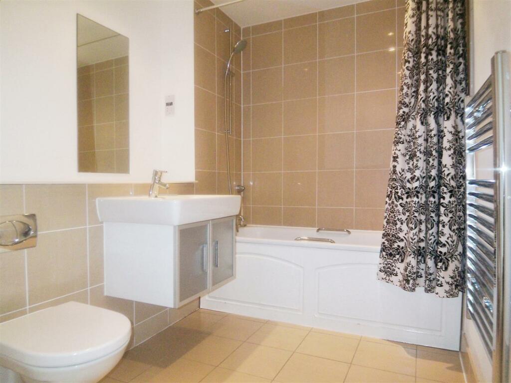 Bathroom.JPG