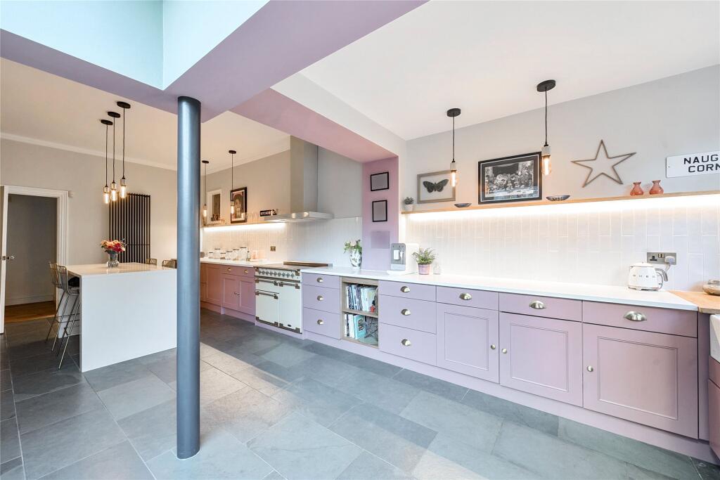Kitchen/Breakfast Rm